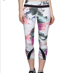 Lululemon Athletica Run: inspire crop II