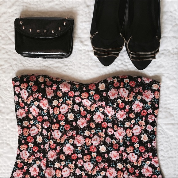 Bella D Dresses & Skirts - BELLA D | FLORAL STRAPLESS SKATER DRESS