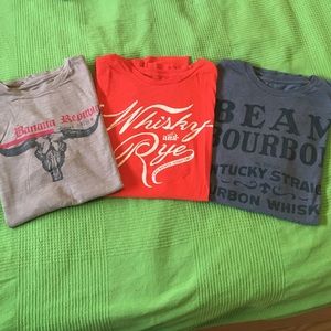 All 3 Banana Republic and GAP tshirts