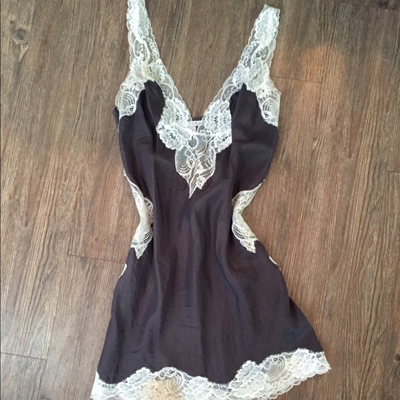 Victoria's Secret Other - VS SLIP👑