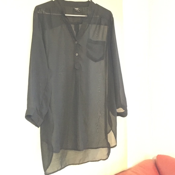Black, sheer top💕