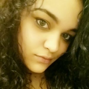 Meet your Posher, Leeann