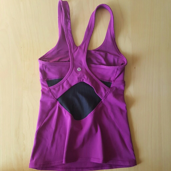 Authentic  Lululemon  built in sports bra tank. - Picture 2 of 4