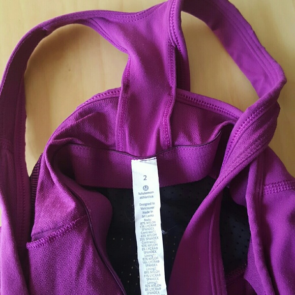 Authentic  Lululemon  built in sports bra tank. - Picture 3 of 4