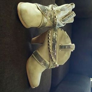 Buckle boots brand new