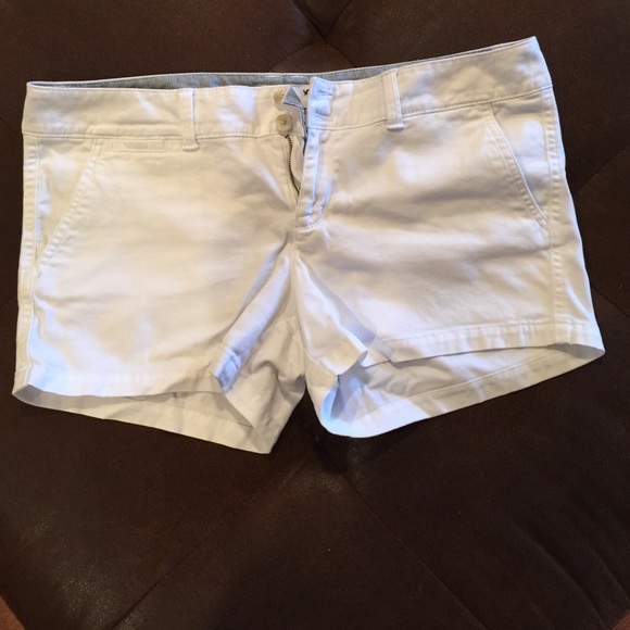 White American eagle shorts