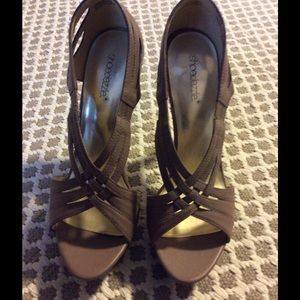 SHoedazzle Pumps