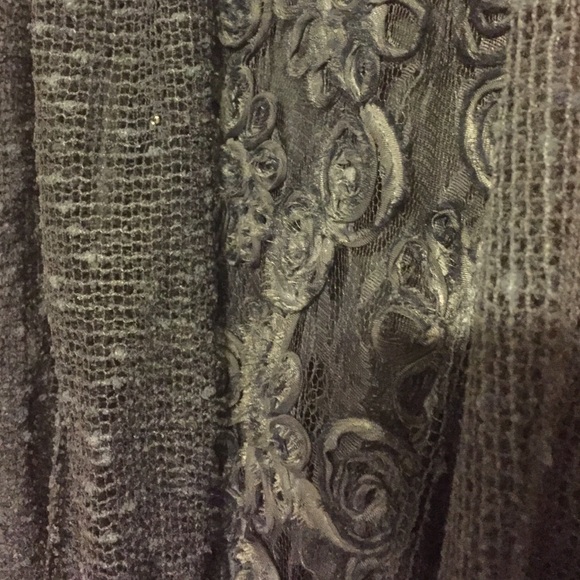 Lovely Blouse from Italy - Picture 2 of 4