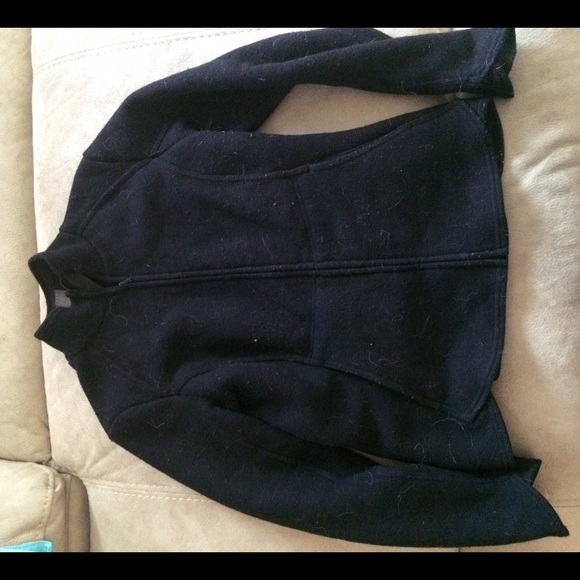 Black full zip fleece jacket