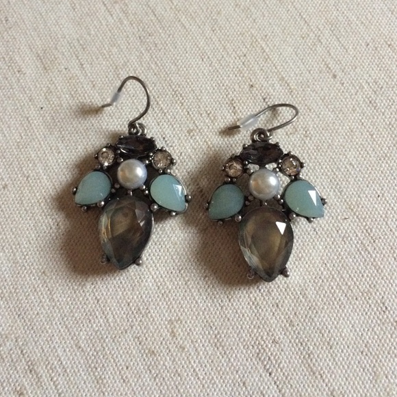 Beau Monde drop earrings