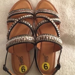 Sandals size 9