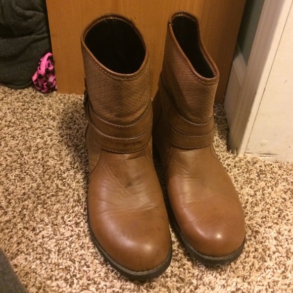 Brown Maurice's boots. Size 7.