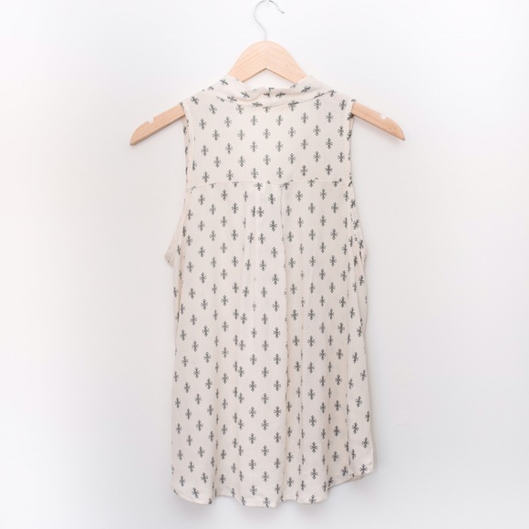 Short Sleeve Top - Picture 2 of 2