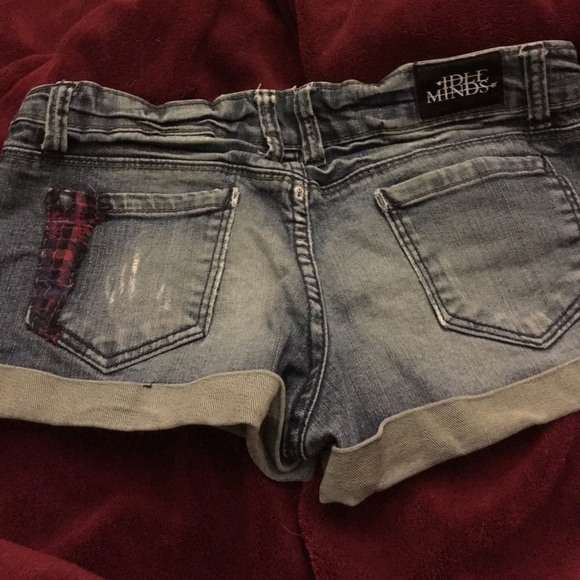Shorts - Picture 2 of 3