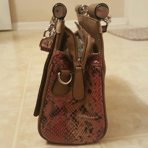 Nicole Lee Satchel - Picture 2 of 4