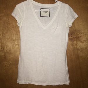 Abercrombie & Fitch. White tee.