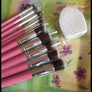 10 pcs makeeup brushes +1 pcs Cleaning brush