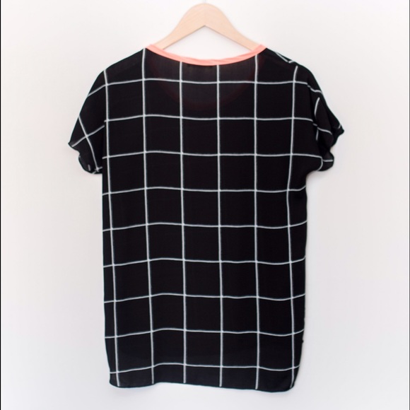 Crinkle Checker Top - Picture 2 of 2