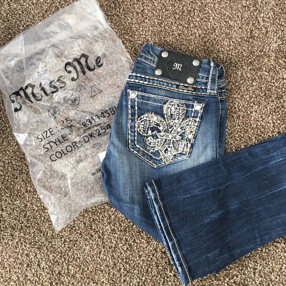 Miss Me Fleur De Lis Pocket Slim Boot 25 x 33