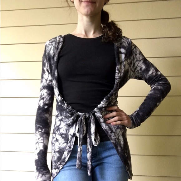🚫SOLD🚫Romeo & Juliet Tie-Dye Cardigan With Ties