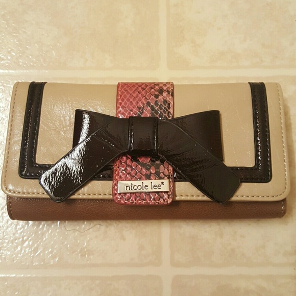 Nicole Lee Trifold wallet - Picture 1 of 4