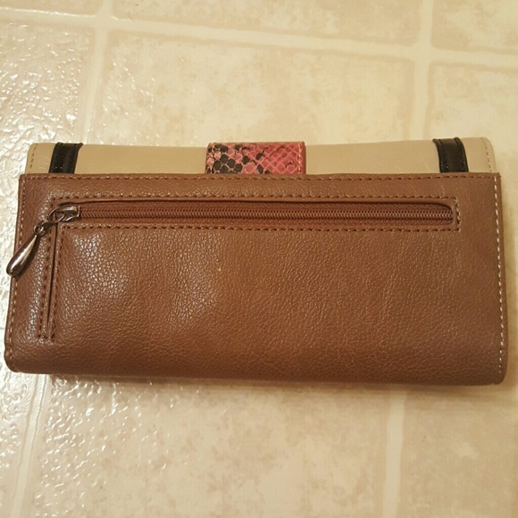 Nicole Lee Trifold wallet - Picture 2 of 4