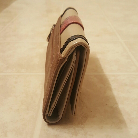 Nicole Lee Trifold wallet - Picture 4 of 4