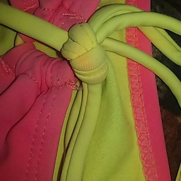 Bikini Set - Picture 3 of 4