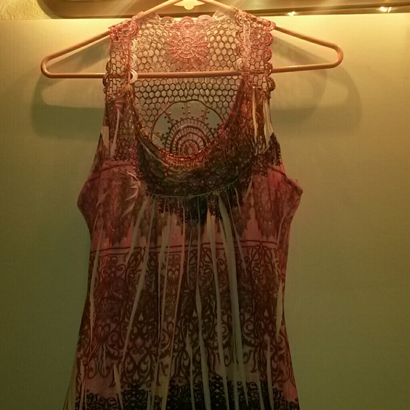 💖 💕MUST SELL ! 💖💕Adorable summer top!!💖💕 - Picture 3 of 4