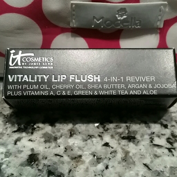 It Cosmetics- lipstick/gloss
