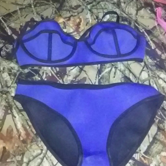 Dark Blue, And Black Bikini Never Worn - Picture 1 of 3