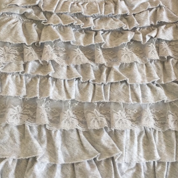 Excellent condition grey top - Picture 2 of 3