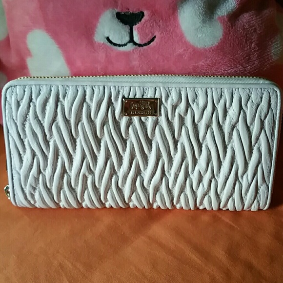 Brandnew authentic Coach wallet - Picture 1 of 4