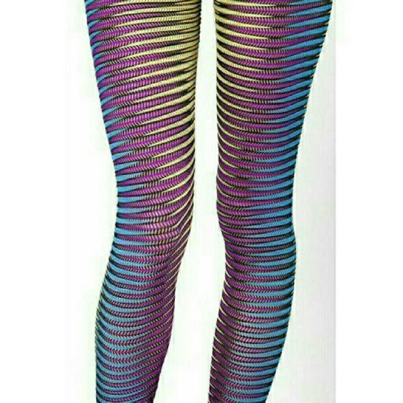 ISO; ???????? Moar HACKEYSACK LEGS