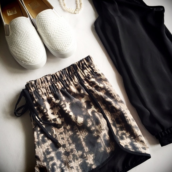Mossimo Supply Co. Pants - 🎉💕HostPick💕🎉 Drawstring Soft Shorts