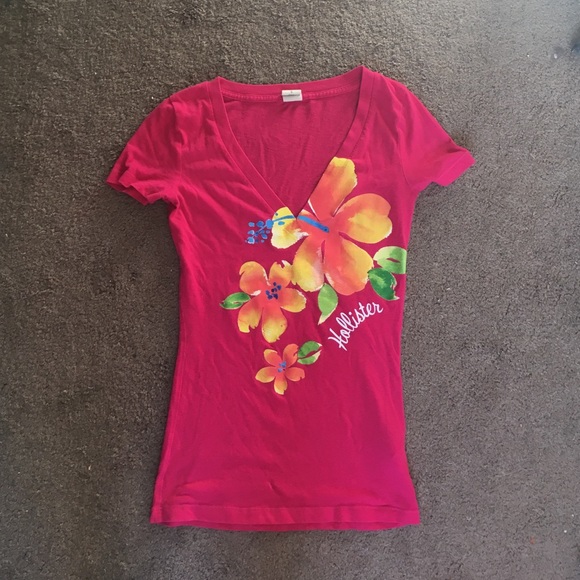 Hollister v-neck tee