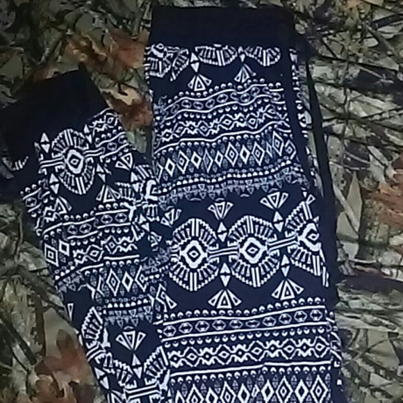 Black And White Joggers - Picture 1 of 1