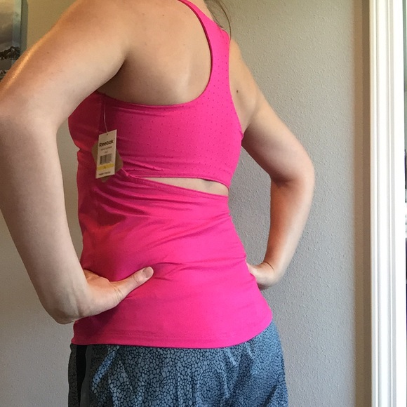 ❤️🎉HP🎉❤️Medium Support Reebok Tank - Picture 2 of 3