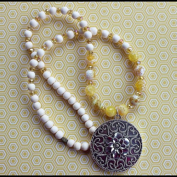 🆕🌻 Sunflower Boho Medallion Necklace