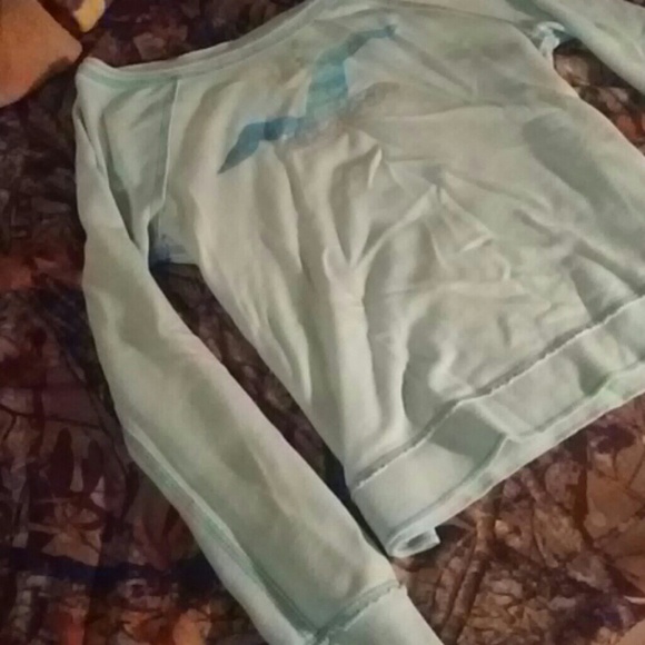 Long Sleeve Low Shoulder CropTop Hollister Shirt - Picture 2 of 4