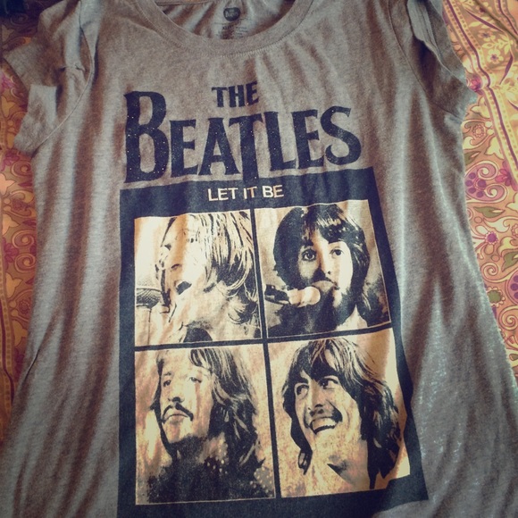 A comfy tshirt the Beatles !