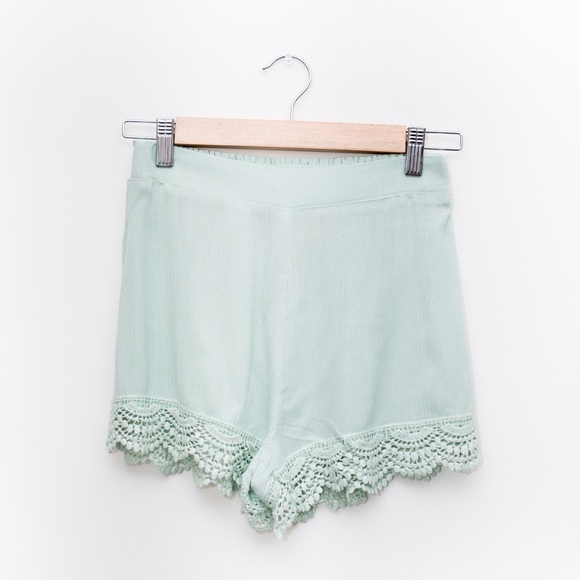 Crepe Shorts - Picture 2 of 2