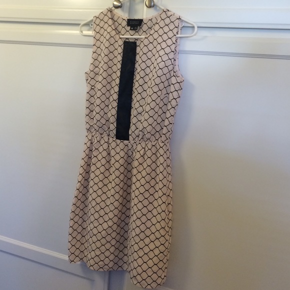 Barney's of New York woman's silk dress size XS