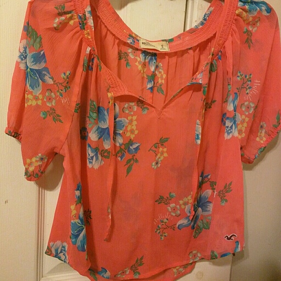 Hollister top