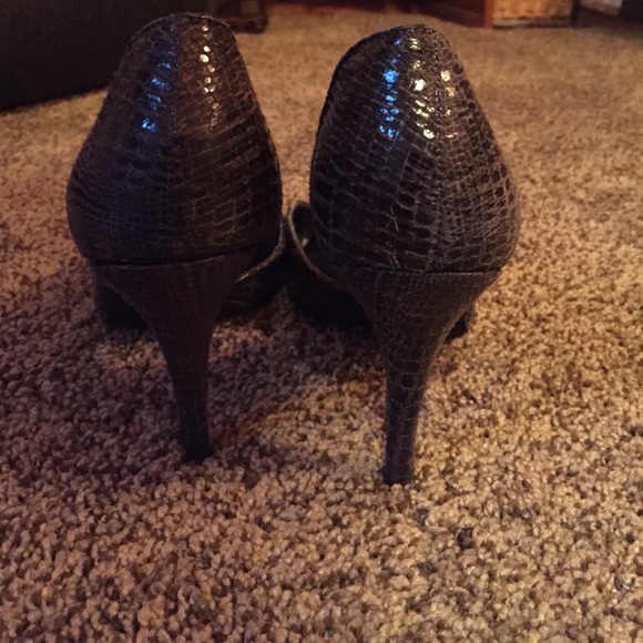 Pumps - Picture 2 of 4