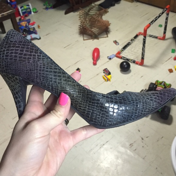 Pumps - Picture 4 of 4