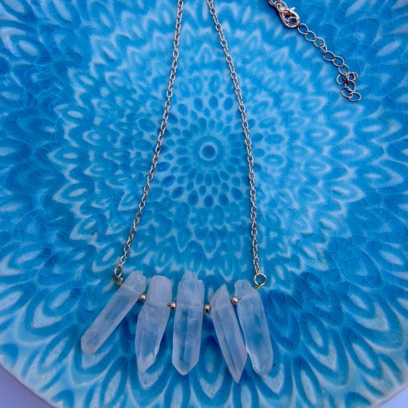Crystal & Gold Necklace! β¨Host Pick! - Picture 2 of 4