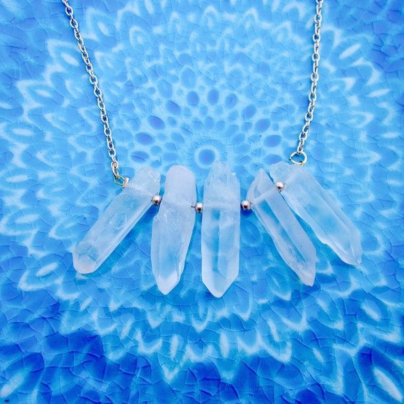 Crystal & Gold Necklace! β¨Host Pick! - Picture 4 of 4
