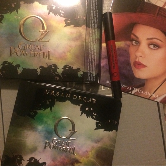 Urban Decay Theodora palette