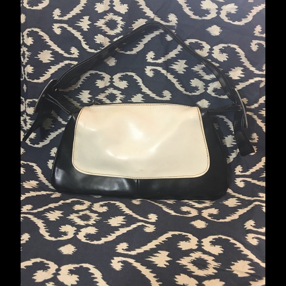 Black and cream side buckle purse - Picture 1 of 4